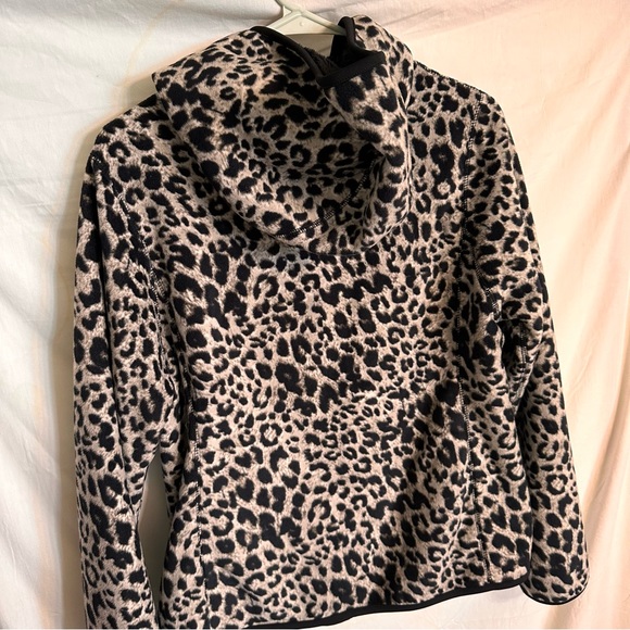 Cheetah Print Plush Hoodie - Picture 5 of 10